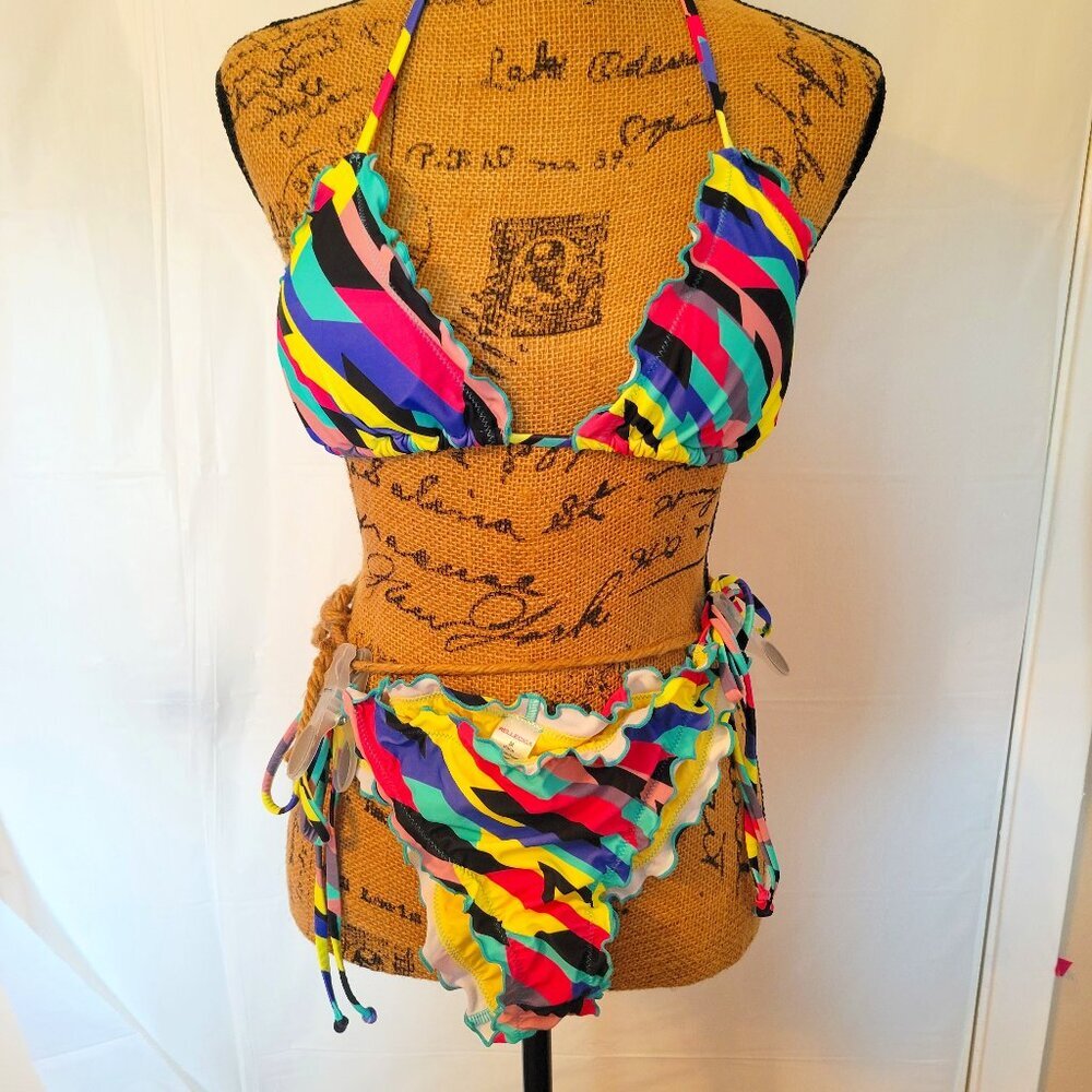 NWT Woman's colorful bikini set. Size Med.